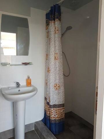 Фото номера Улучшенный номер с кроватью размера «king-size» Гостевой дом Nikyup Guest House г. Nikyup 12